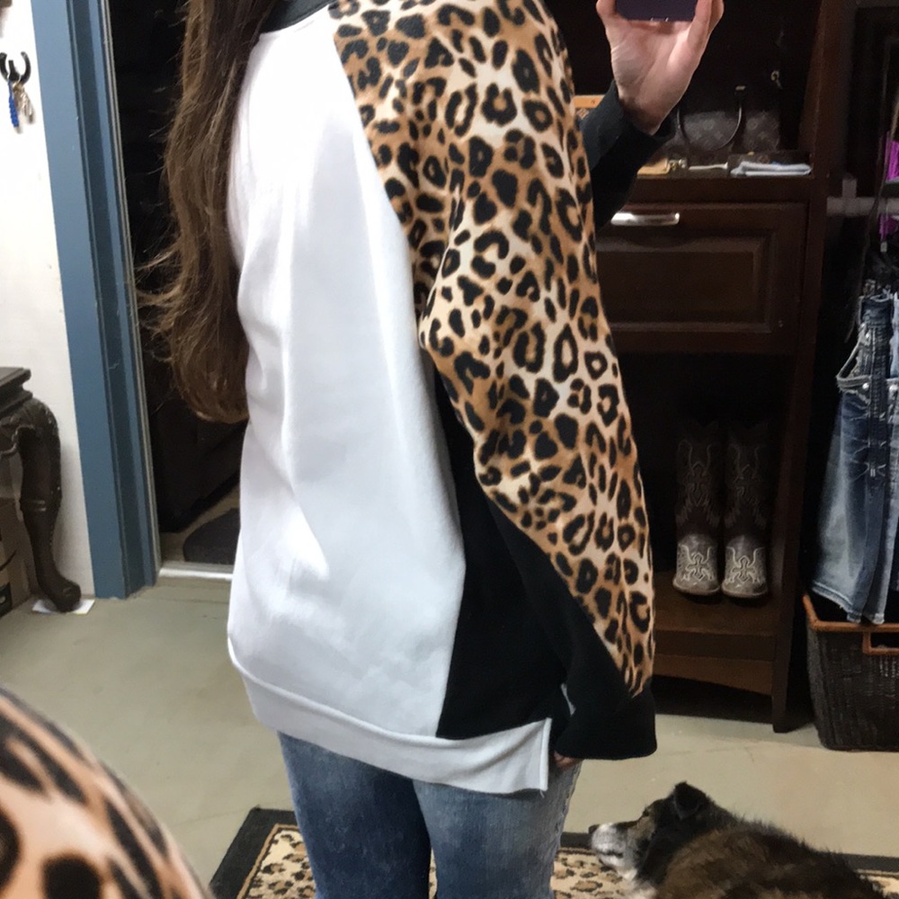 Pink Victoria’s Secret leopard long sleeve xsmall - Picture 4 of 17